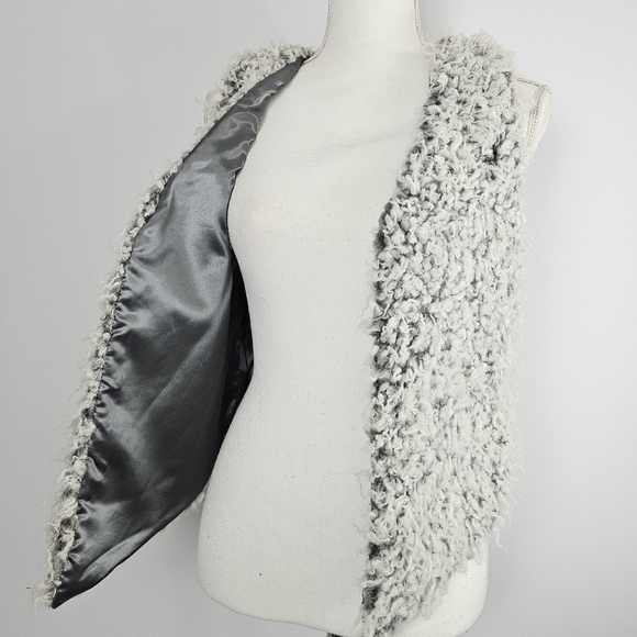 Me Jane faux fur heathered sherpa vest - Picture 2 of 16